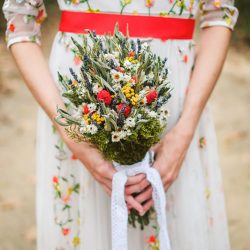 Heatwole Rosenberg RobKristenPhotography DanielZoe0213RT2F8238 low - NYC illustrators create a colorful farm wedding in North Carolina NYC illustrators create a farm wedding in North Carolina