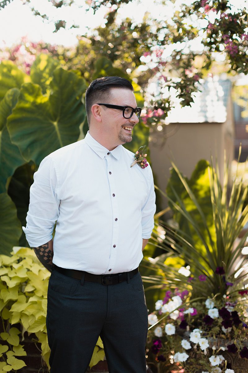 Naked cake, bbq, & a fab flower crown at this intimate Savannah backyard wedding