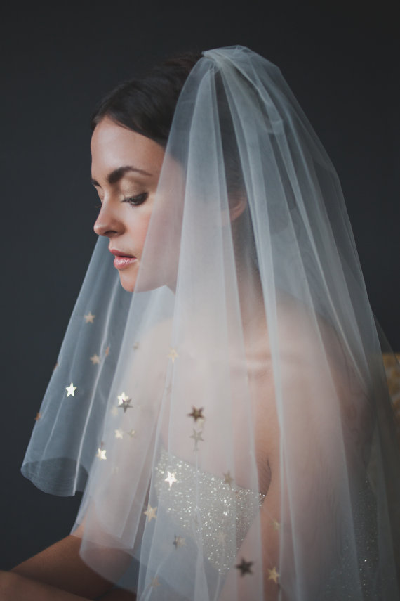 Obsess Over These 15 Unique Wedding Veil Alternatives - Tidewater