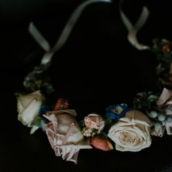 shannon andy retro macrame inspired glam wedding calgary 0001 - This wedding in Calgary channeled the 1970s and all its macrame glory This wedding in Calgary channeled the 1970s and all its macrame glory