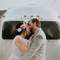 shannon andy retro macrame inspired glam wedding calgary 0119 - This wedding in Calgary channeled the 1970s and all its macrame glory This wedding in Calgary channeled the 1970s and all its macrame glory