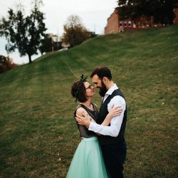 11.4.JadeTaylorp2 7 - This art museum wedding was a celebration of outsider art, craftiness, and veggie comfort food This art wedding was a celebration of outsider art, craftiness, and veggie comfort food