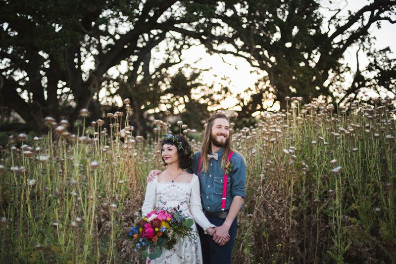 This flowery and stylish bohemian wedding inspiration will make you long for embroidery and pops of pink