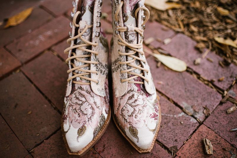 A rainy fall wedding with woodworking details