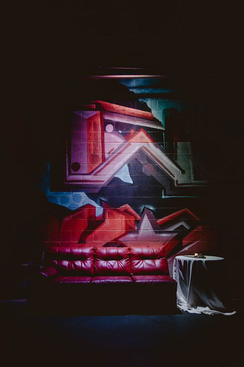 A stunningly moody Kentucky art gallery wedding with glowing details