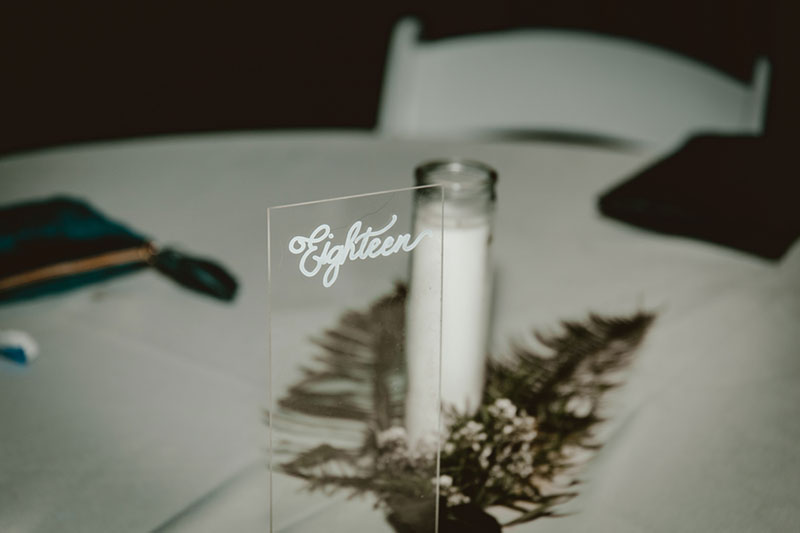A stunningly moody Kentucky art gallery wedding with glowing details