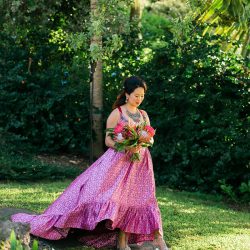 Lin Lin AngelaNelsonPhotography VibrantKukahikoEstateWedding0021 big - Pink skies and a pink dress at this glowing beach wedding in Maui Pink skies and a pink dress at this glowing beach wedding in Maui