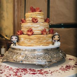 d09cake - Travel through Tatooine, Middle Earth, Westeros & more at this pop culture travel-themed wedding (with April Fools pranks!) Travel through Tatooine, Middle Earth, Westeros & more at this pop culture travel-themed wedding (with April Fools pranks!)