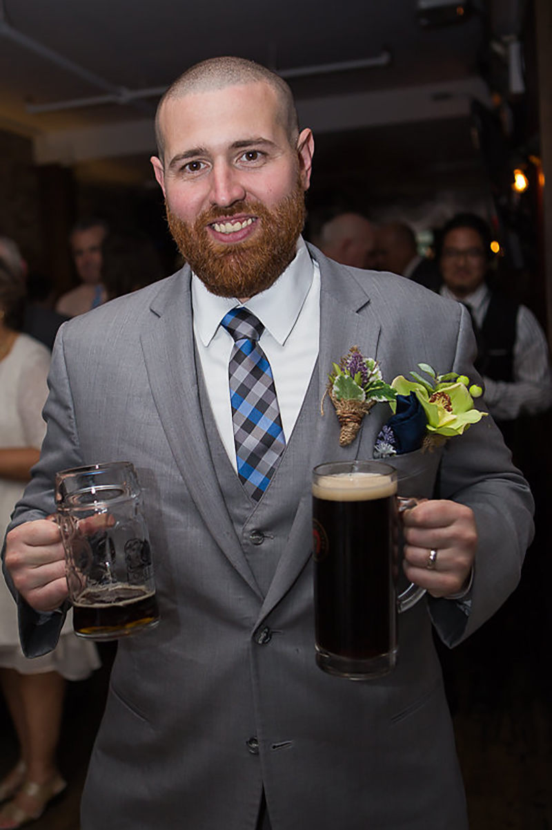 Beards, bratwursts, beer: a NYC biergarten wedding • Offbeat Wed (was ...
