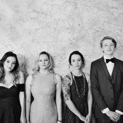 Phillips Basgall iLuvPhoto 02 big - Two families become one at this intimate microwedding in Chicago Two families become one at this intimate microwedding in Chicago
