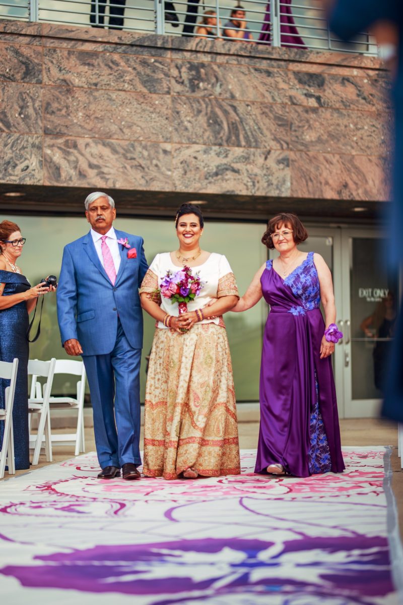 alex glenn 514 - Constellations, a dragon cake, and BEARS at this Chicago planetarium wedding Constellations, a dragon cake, and BEARS at this Chicago planetarium wedding