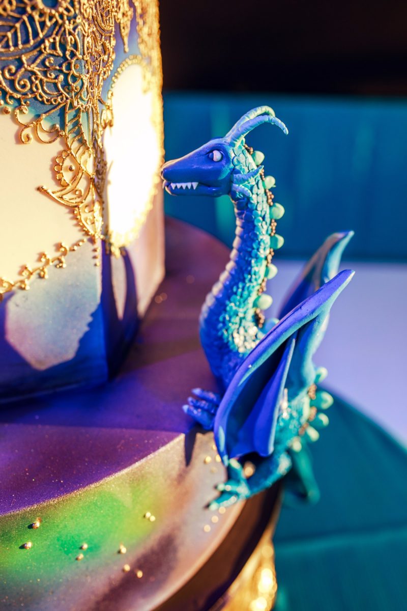 alex glenn 738 - Constellations, a dragon cake, and BEARS at this Chicago planetarium wedding Constellations, a dragon cake, and BEARS at this planetarium wedding in Chicago