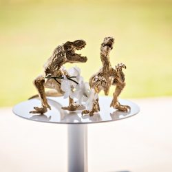 04 Decor 0185 - With golden dinos and The Simpsons, these two major cuties get wedded With golden dinos and The Simpsons, these two major cuties get wedded