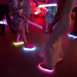 1W8A3024 - Unicorns & pink everything at this sparkly, over-the-top disco party wedding Unicorns & pink everything at this sparkly, over-the-top disco party wedding