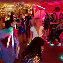 1W8A3061 - Unicorns & pink everything at this sparkly, over-the-top disco party wedding Unicorns & pink everything at this sparkly, over-the-top disco party wedding