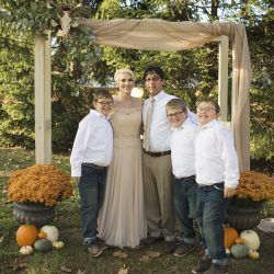 A casually elegant BBQ wedding in their own backyard