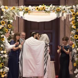 Fine Braun StudioAImages meravadam087 big - Board games, dance-offs, and inflatable unicorns: a traditional Jewish wedding with a twist Board games, dance-offs, and inflatable unicorns: a traditional Jewish wedding with a twist