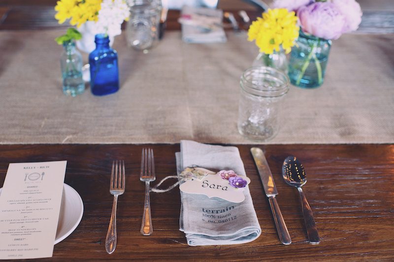 An intimate wedding in Pennsylvania with splashes of DIYed color