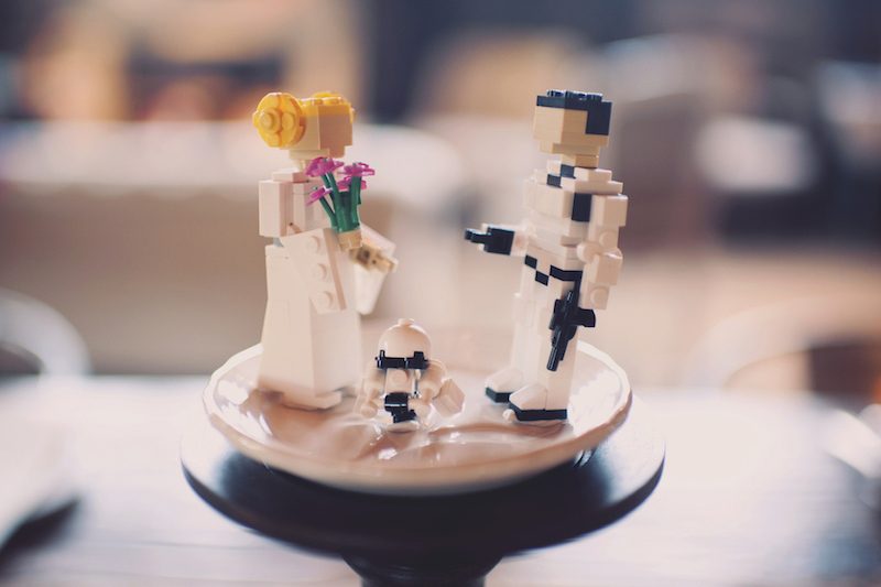 An intimate wedding in Pennsylvania with splashes of DIYed color