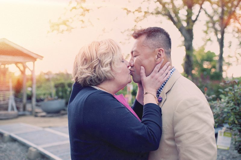 An intimate wedding in Pennsylvania with splashes of DIYed color