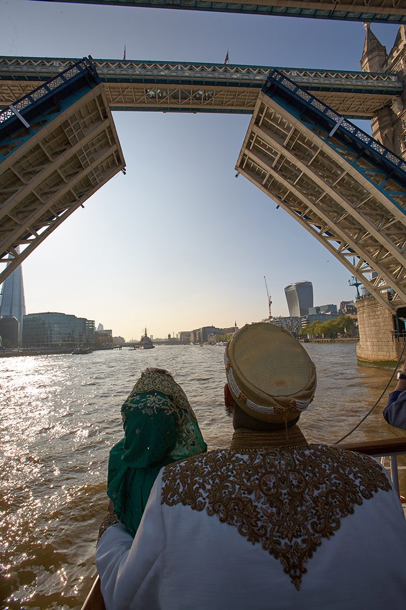 This pair got married in the same room at the groom's parents... 37 years later!
