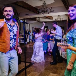 210349 5105ca54 ef19 4d30 aecb caaceff54a17 - Traditional Romanian Orthodox meets LA party at this art deco wedding Traditional Romanian Orthodox meets LA party at this art deco wedding