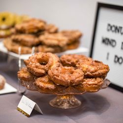 MAC 2276 - Mardi Gras meets Chicago at this stunning donuts and dogs wedding Mardi Gras meets Chicago at this stunning donuts and dogs wedding