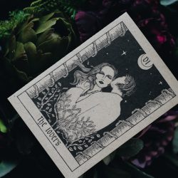 ChettaraTPhotography Halloween Wedding 3356 - Venus flytraps and forever love at this haunting inspiration wedding Venus flytraps and forever love at this haunting inspiration wedding