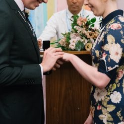 Ack Hicks EverlyStudios EverlyStudiosAmandaDuncan054 big - A whimsical brunch elopement in Brooklyn covered in florals A whimsical brunch elopement in Brooklyn covered in florals