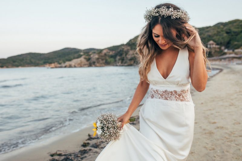 These dried flower crowns fulfill your wedding headpiece dreams