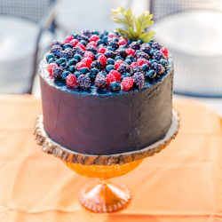 Grab a microbrew for this casual fall brewery wedding
