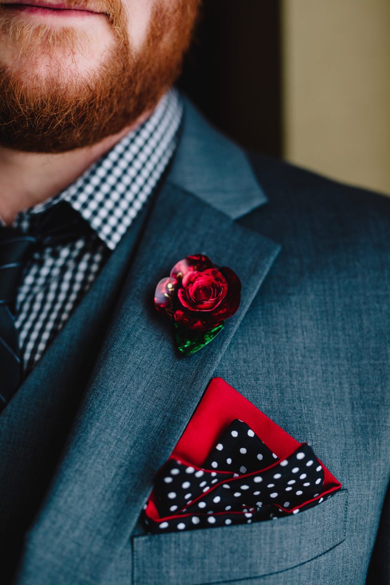It's guitars & malt shop love at this retro diner-themed wedding