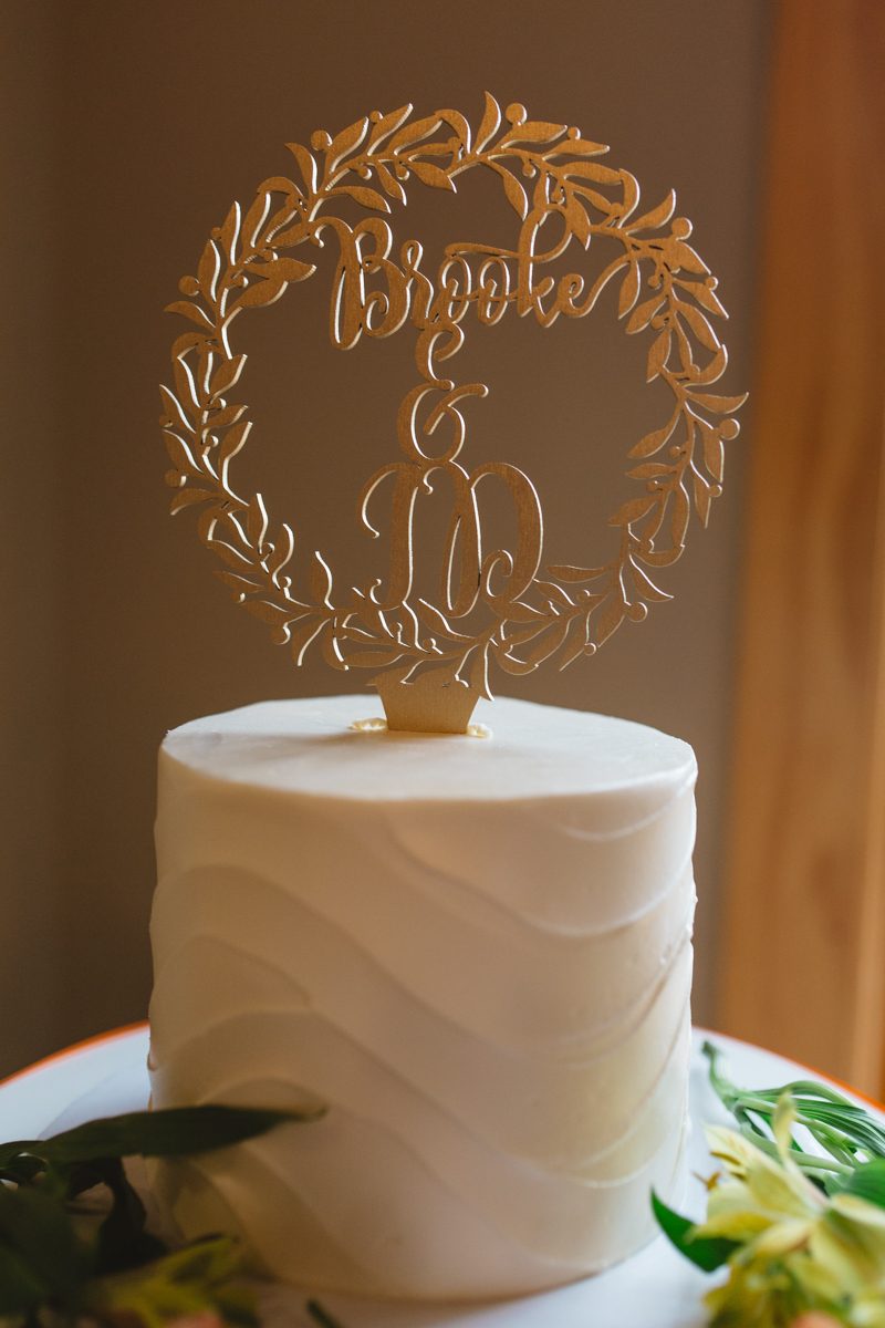 This edgy Chicago wedding combined ultra glam with street art and ring tattoos