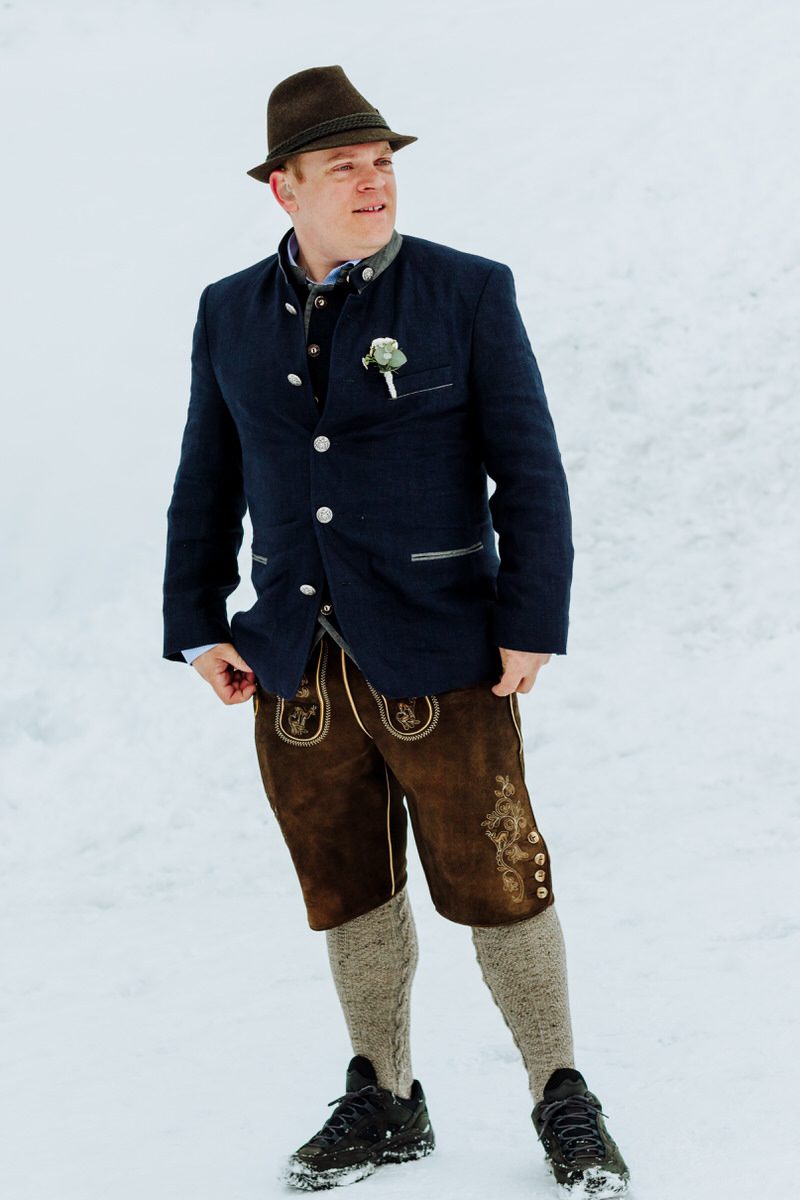 A cozy & wintry destination wedding in the The Austrian Alps