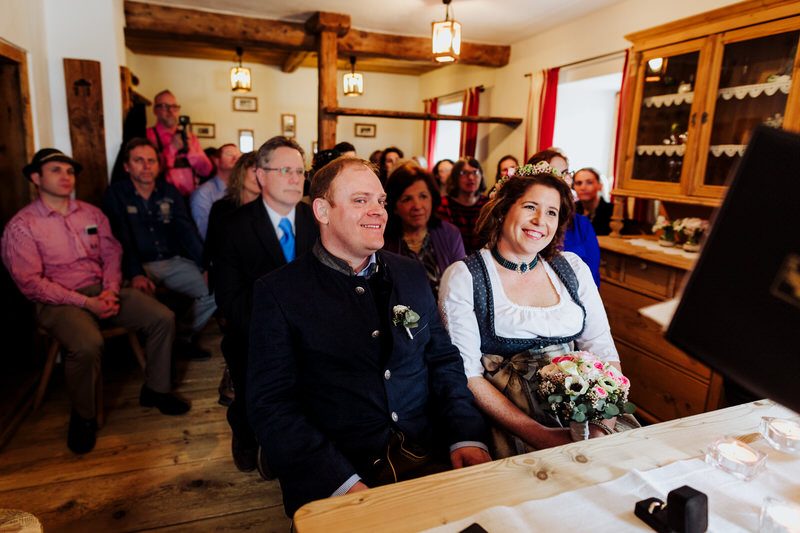 A cozy & wintry destination wedding in the The Austrian Alps