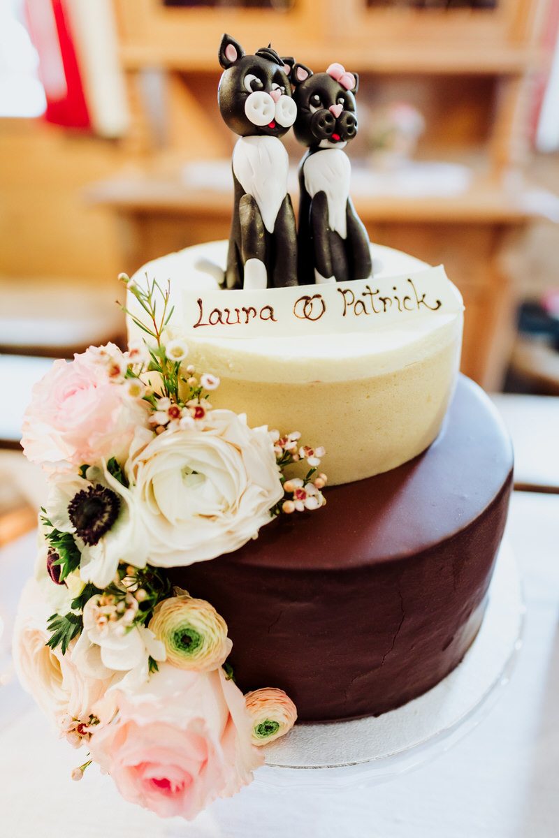 A cozy & wintry destination wedding in the The Austrian Alps