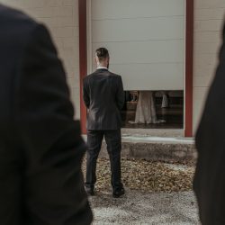 RoniRosePhotography OffbeatBrideRealWedding 5 - Vintage style & geometric touches at this vintage garage wedding Vintage style & geometric touches at this vintage garage wedding