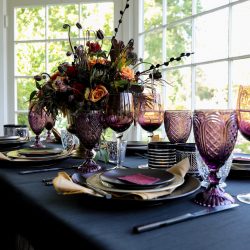 TristaMajaPhotography 6E8A0467 big - Vivid colors meet goth chic at this moody & quirky wedding inspiration Vivid colors meet goth chic at this moody & quirky wedding inspiration