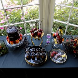 TristaMajaPhotography 6E8A0575 big - Vivid colors meet goth chic at this moody & quirky wedding inspiration Vivid colors meet goth chic at this moody & quirky wedding inspiration