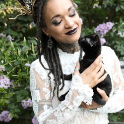 TristaMajaPhotography 6E8A0841 big - Vivid colors meet goth chic at this moody & quirky wedding inspiration Vivid colors meet goth chic at this moody & quirky wedding inspiration