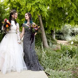 TristaMajaPhotography 6E8A1052 big - Vivid colors meet goth chic at this moody & quirky wedding inspiration Vivid colors meet goth chic at this moody & quirky wedding inspiration