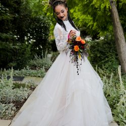 TristaMajaPhotography 6E8A1132 big - Vivid colors meet goth chic at this moody & quirky wedding inspiration Vivid colors meet goth chic at this moody & quirky wedding inspiration
