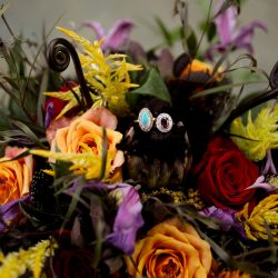 TristaMajaPhotography 6E8A8197 big - Vivid colors meet goth chic at this moody & quirky wedding inspiration Vivid colors meet goth chic at this moody & quirky wedding inspiration