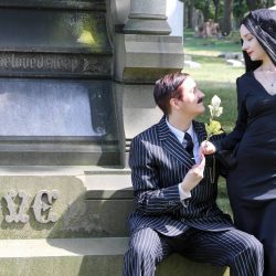 enhance 5 - Like Morticia & Gomez themselves, this Addams Family engagement shoot is #couplesgoals Like Morticia & Gomez themselves, this Addams Family engagement shoot is #couplesgoals
