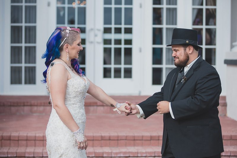 Owls, vines, & feathers at this glam Labyrinth meets 1920s wedding
