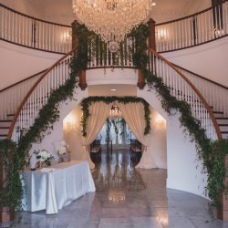 Owls, vines, & feathers at this glam Labyrinth meets 1920s wedding