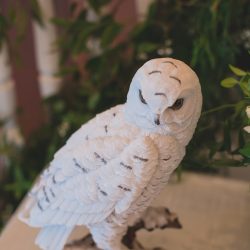 Owls, vines, & feathers at this glam Labyrinth meets 1920s wedding