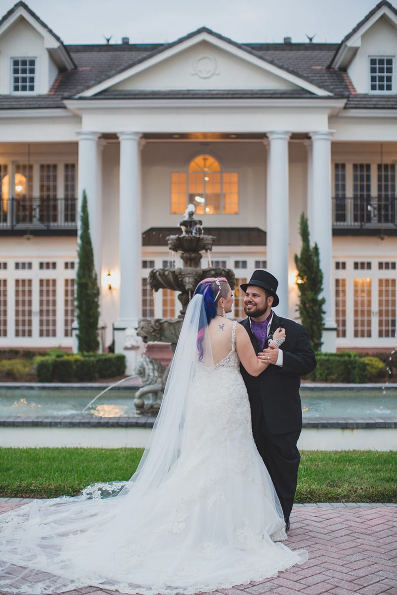 Owls, vines, & feathers at this glam Labyrinth meets 1920s wedding