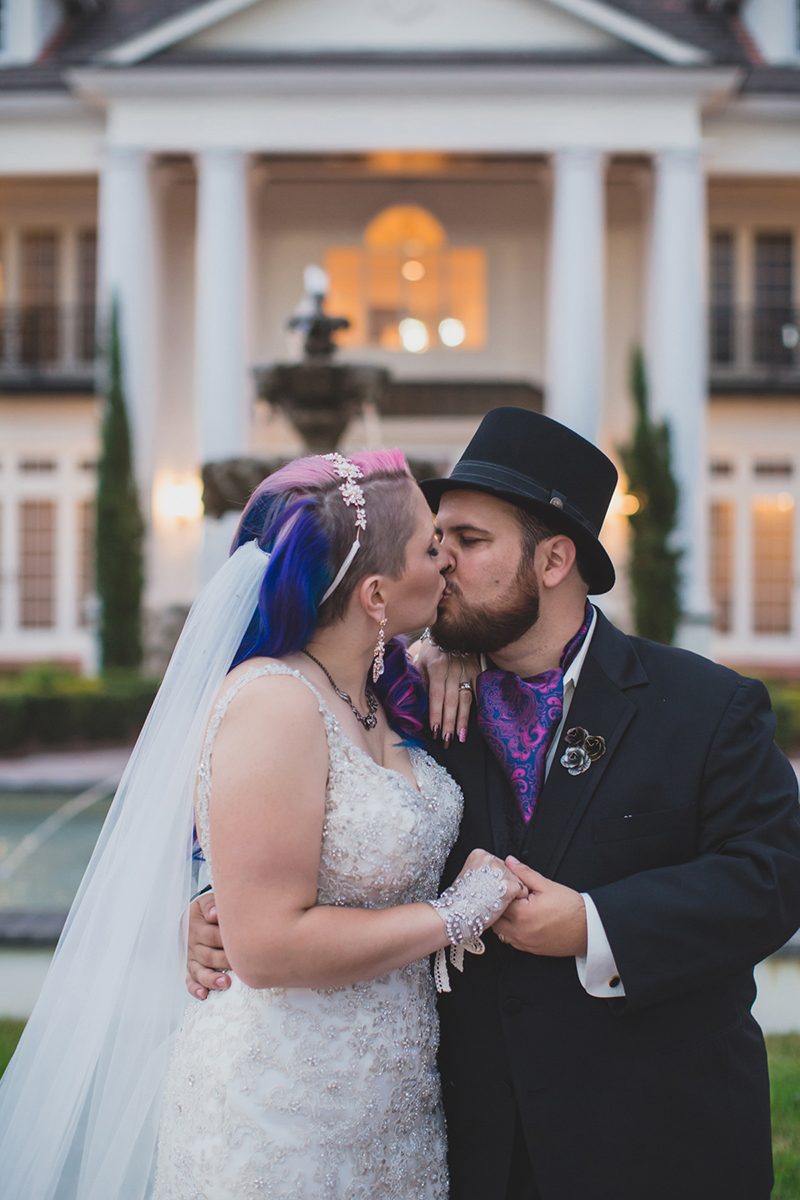 Owls, vines, & feathers at this glam Labyrinth meets 1920s wedding