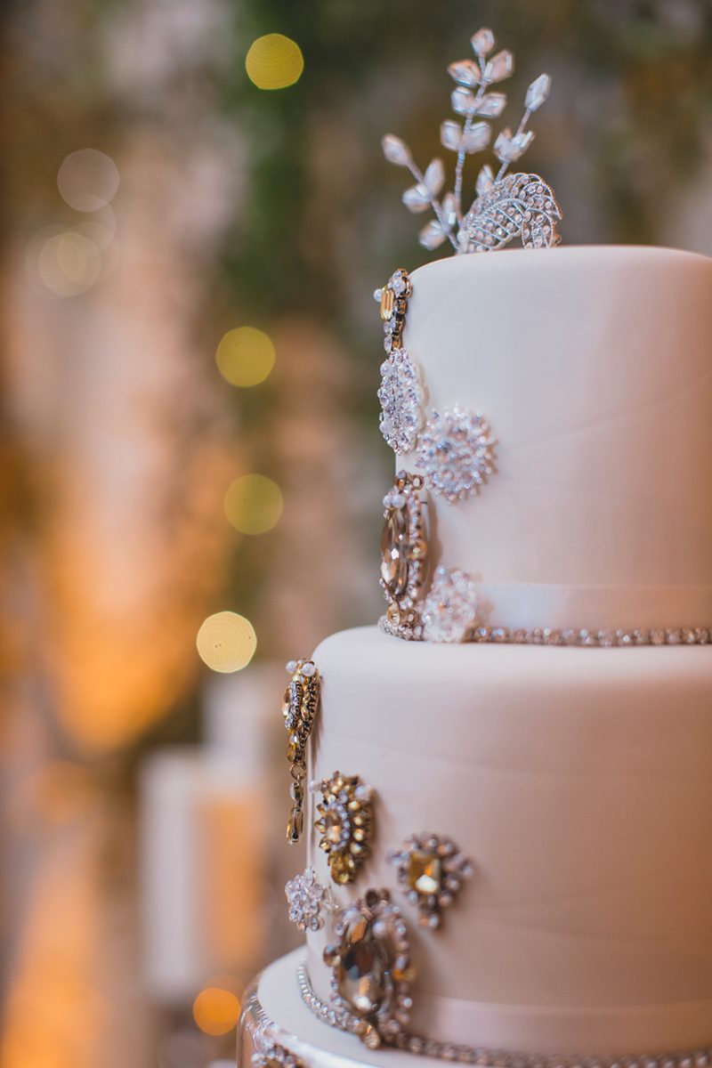 Owls, vines, & feathers at this glam Labyrinth meets 1920s wedding